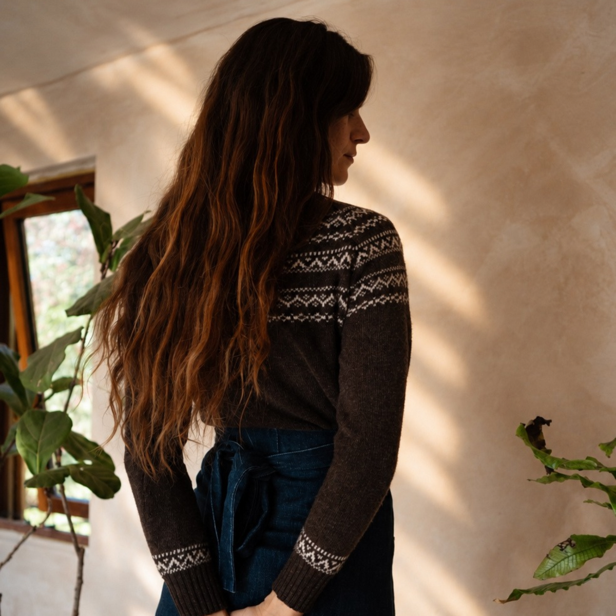 video of fair isle sweater being worn