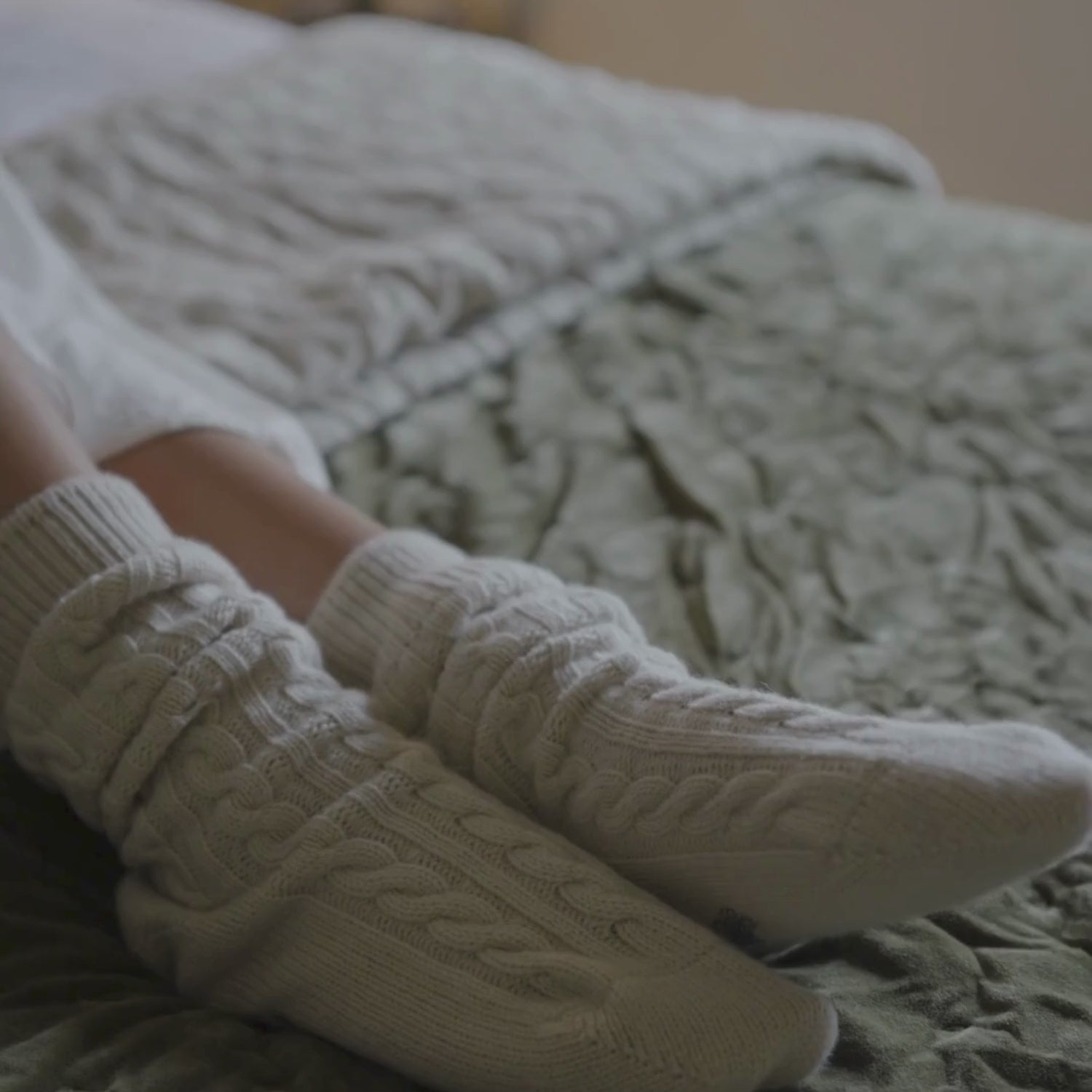 Women's Handmade Cable Pure Cashmere Socks